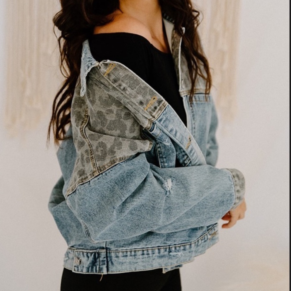 NWOT BLUE B LEOPARD PRINT PATCH DENIM JACKET
